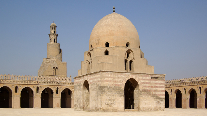 Kairo_Ibn_Tulun_Moschee_BW_5